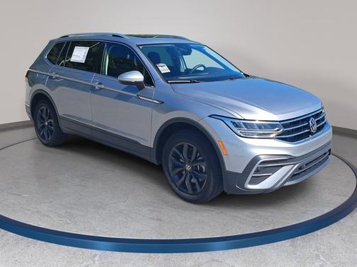 Pyrite Silver Metallic 2024 Volkswagen Tiguan 2.0T SE