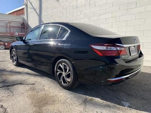 Photo 5 of 26 of 2016 Honda Accord LX