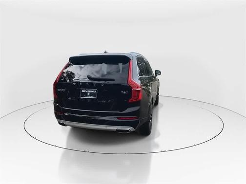 2020 Volvo XC90 T6 Momentum