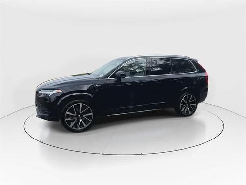 2020 Volvo XC90 T6 Momentum