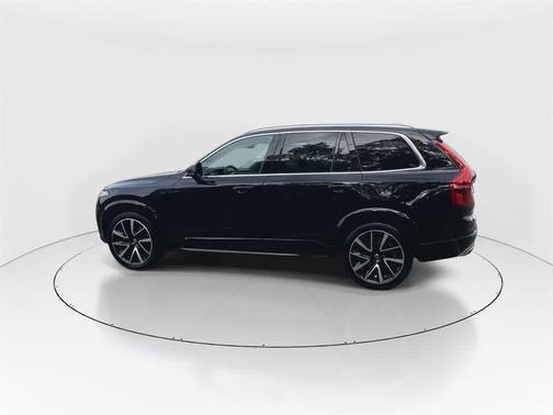 2020 Volvo XC90 T6 Momentum