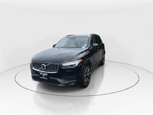 2020 Volvo XC90 T6 Momentum