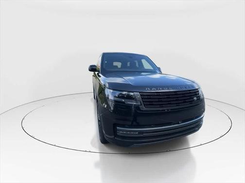 2025 Land Rover Range Rover P550e SE