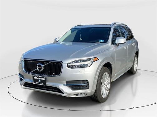 2016 Volvo XC90 T6 Momentum