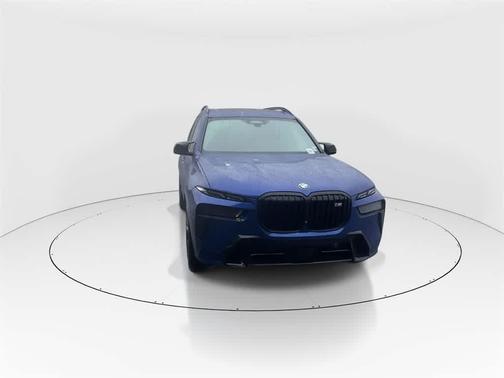 2023 BMW X7 M60i