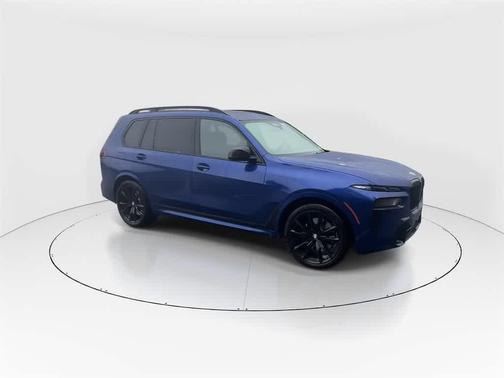 2023 BMW X7 M60i