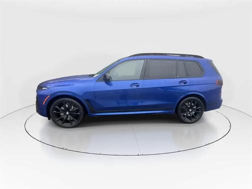 2023 BMW X7 M60i