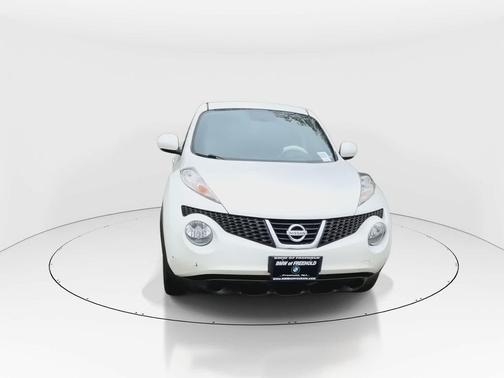 White Pearl 2014 Nissan Juke SV
