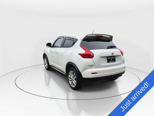 White Pearl 2014 Nissan Juke SV