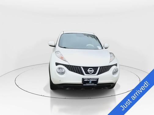 White Pearl 2014 Nissan Juke SV