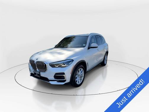 Mineral White Metallic 2022 BMW X5 xDrive40i
