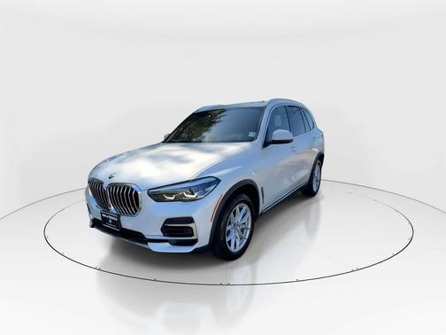 Mineral White Metallic 2022 BMW X5 xDrive40i