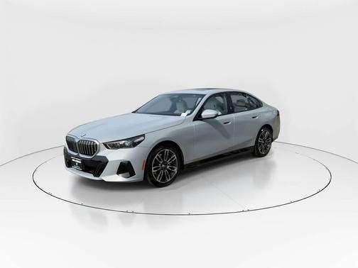 Brooklyn Grey Metallic 2026 BMW 530 xDrive