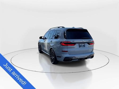 2025 BMW X7 M60i