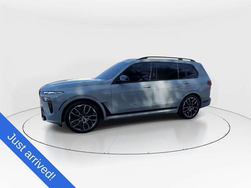 2025 BMW X7 M60i
