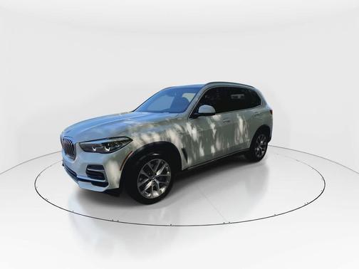 Alpine White 2023 BMW X5 xDrive40i
