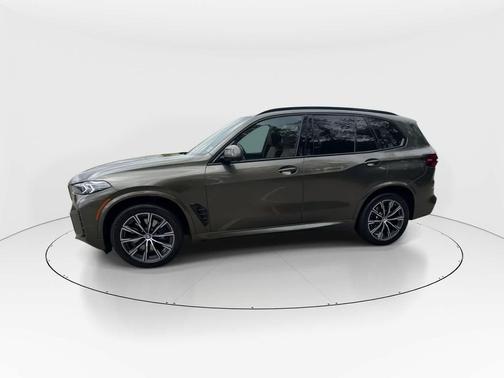 Manhattan Green Metallic 2024 BMW X5 xDrive40i