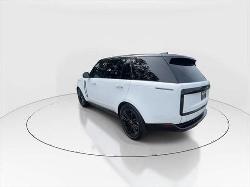 2023 Land Rover Range Rover P530 SE