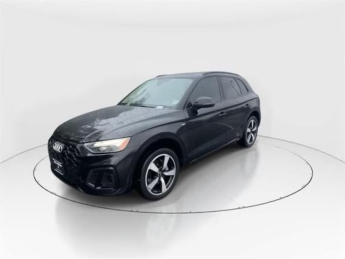 2022 Audi Q5 45 S line Premium Plus