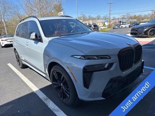 Brooklyn Grey Metallic 2024 BMW X7 xDrive40i