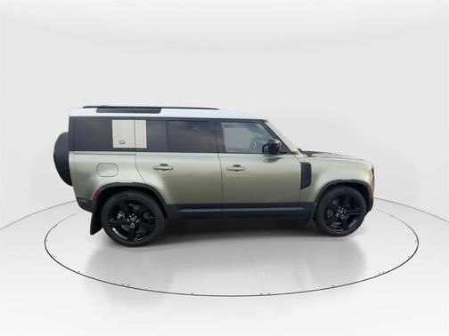 2024 Land Rover Defender 110 P400 S