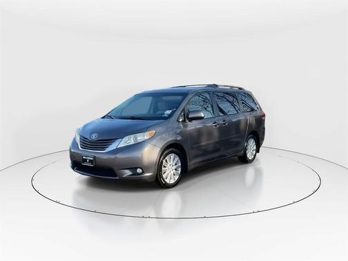 2013 Toyota Sienna XLE