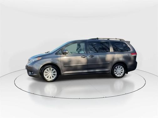 2013 Toyota Sienna XLE