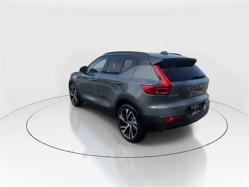 2021 Volvo XC40 T5 R-Design