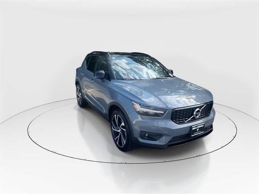 2021 Volvo XC40 T5 R-Design