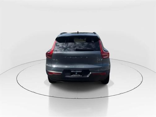 2021 Volvo XC40 T5 R-Design