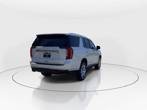 White Frost Tricoat 2024 GMC Yukon Denali