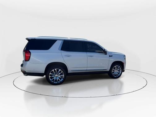 White Frost Tricoat 2024 GMC Yukon Denali