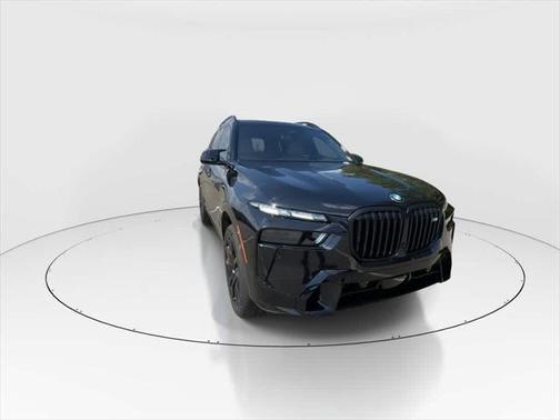 2025 BMW X7 M60i
