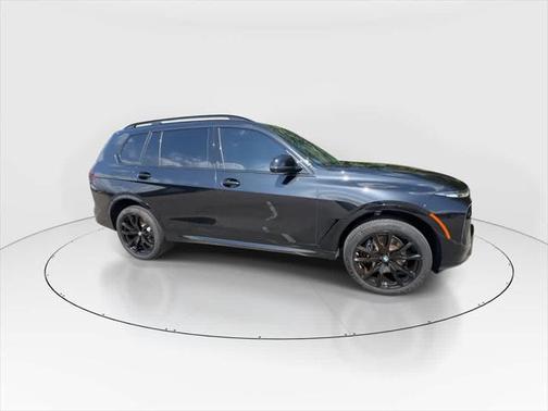 2025 BMW X7 M60i