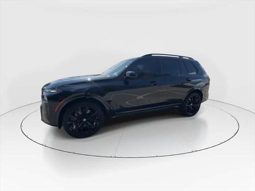 2025 BMW X7 M60i