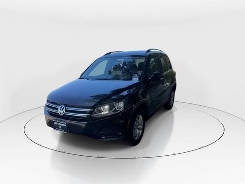 Deep Black Pearl 2017 Volkswagen Tiguan 2.0T S 4MOTION