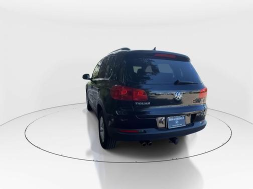 Deep Black Pearl 2017 Volkswagen Tiguan 2.0T S 4MOTION