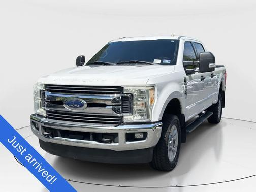 OXFORD WHITE 2017 Ford F-250 XLT