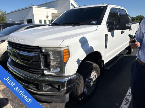 OXFORD WHITE 2017 Ford F-250 XLT