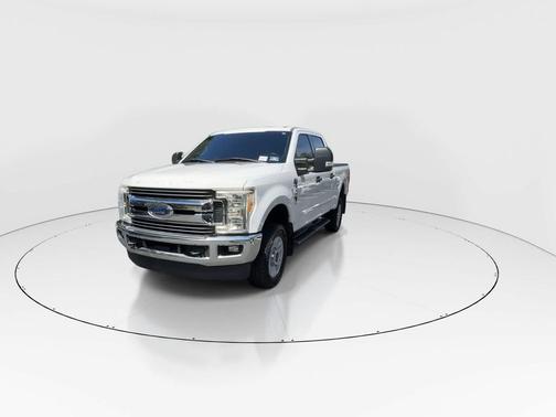 OXFORD WHITE 2017 Ford F-250 XLT