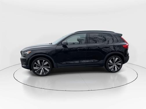 2022 Volvo XC40 Recharge Pure Electric P8 Twin Plus