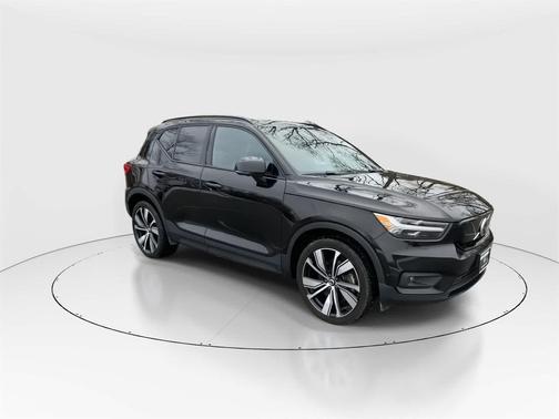 2022 Volvo XC40 Recharge Pure Electric P8 Twin Plus