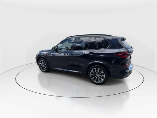 Carbon Black Metallic 2024 BMW X5 xDrive40i