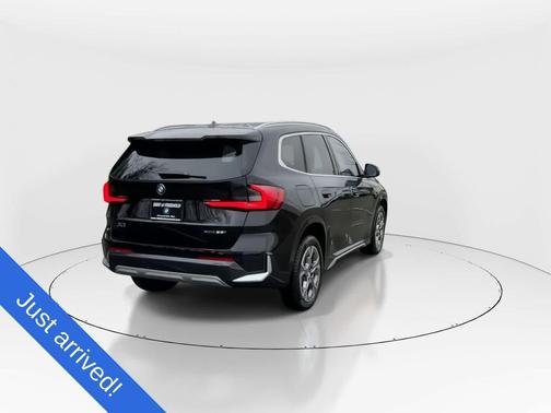 Black Sapphire Metallic 2025 BMW X1 xDrive28i