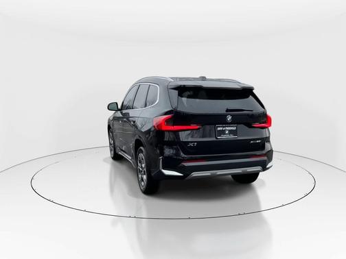 Black Sapphire Metallic 2025 BMW X1 xDrive28i