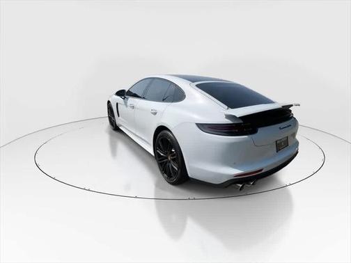 2017 Porsche Panamera Turbo
