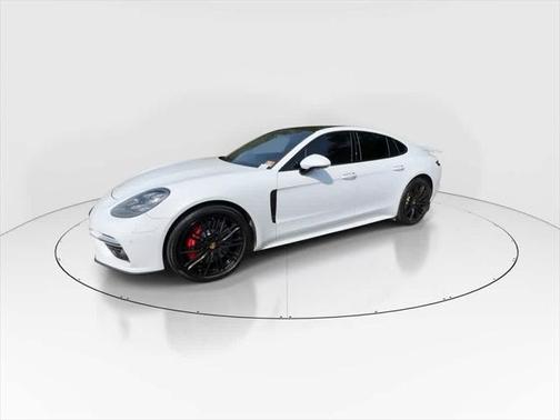 2017 Porsche Panamera Turbo