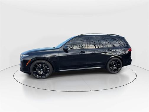 2024 BMW X7 M60i
