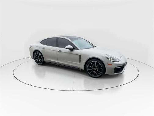 2023 Porsche Panamera 4 Platinum Edition
