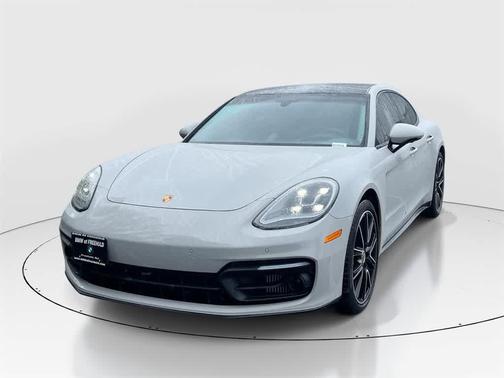 2023 Porsche Panamera 4 Platinum Edition
